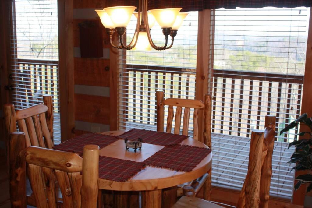 View! Private! Hot Tub,Pool Table,Fireplace,Relax! Sevierville Exteriör bild