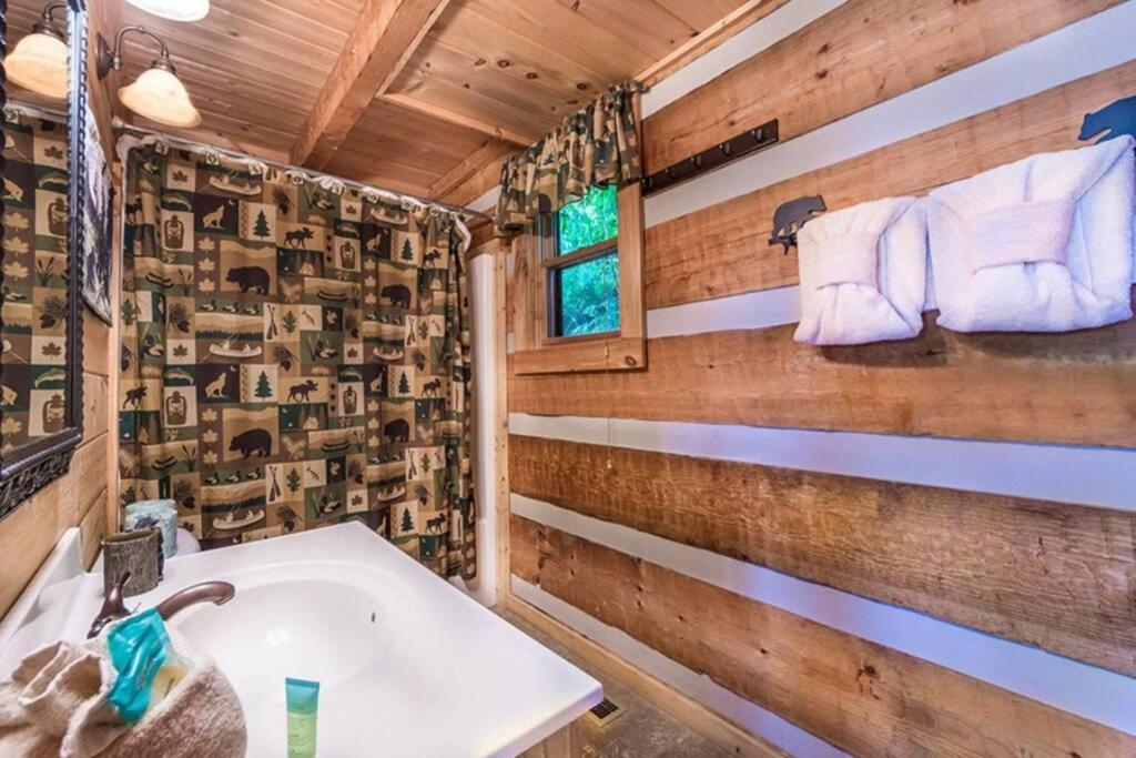 View! Private! Hot Tub,Pool Table,Fireplace,Relax! Sevierville Exteriör bild